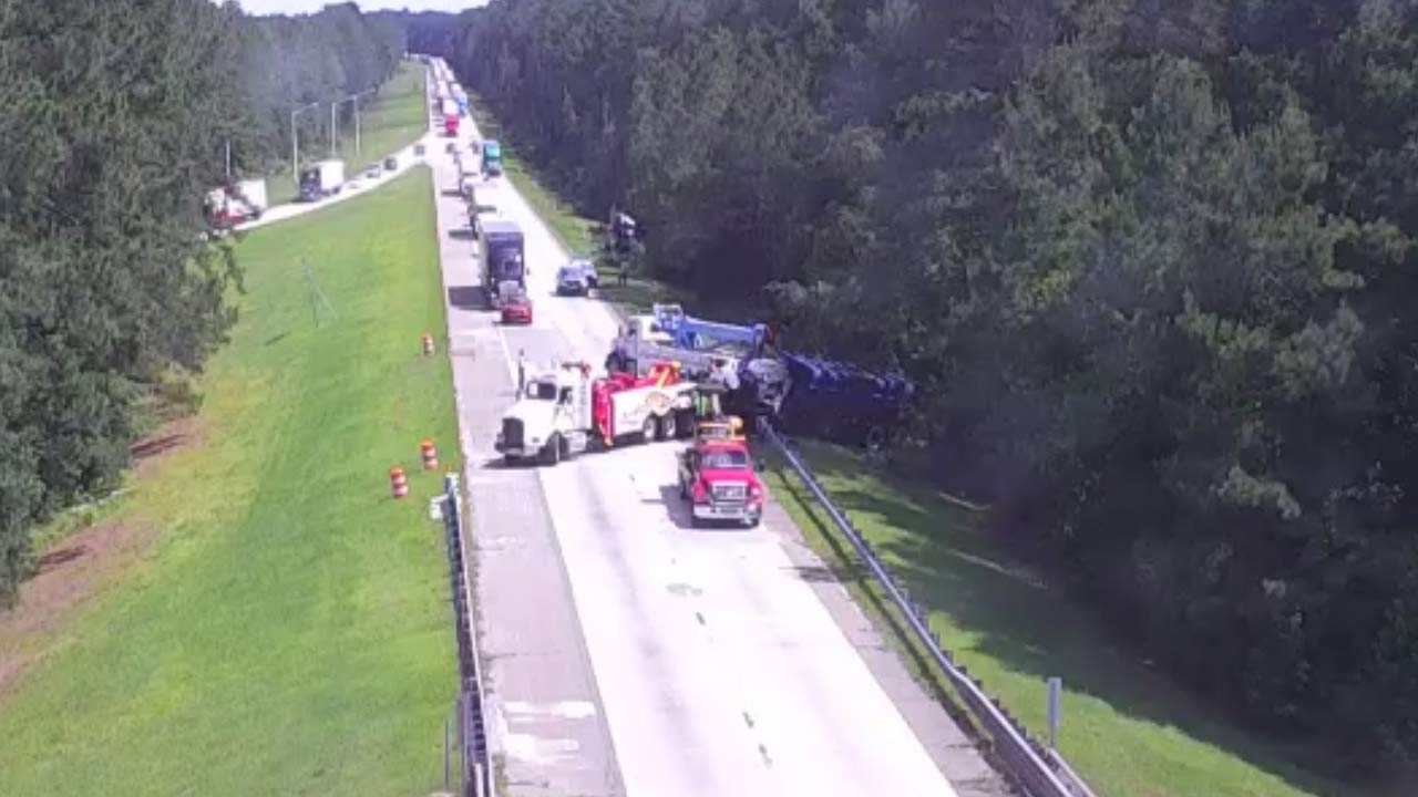 Mack truck driver dies in early morning I-95 crash in Colleton Co. - Vimarsana News