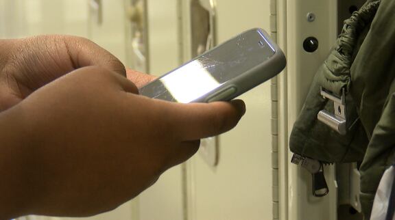 Dorchester School District Two to crack down on students' cellphones - Vimarsana News