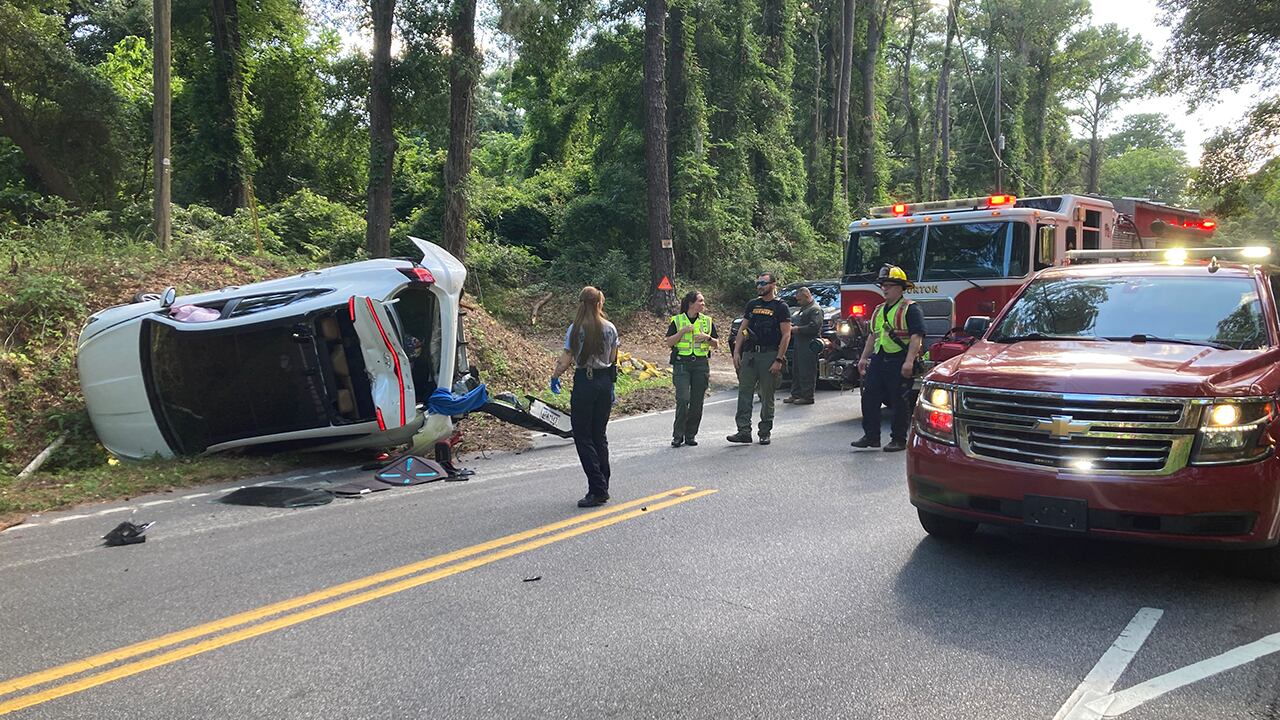 Firefighters called to rollover crash in Beaufort Co. - Vimarsana News