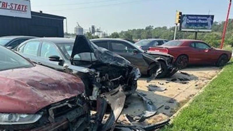 Buy crashed cars and accident cars for car dealers